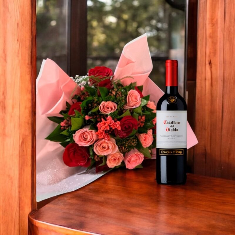 Buquê de 15 Rosas Mistas  e Casillero: Presente Perfeito